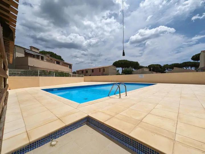 Appartement Pinede Piscine Clim Proche Plage Village Naturiste Агде Екстериор снимка